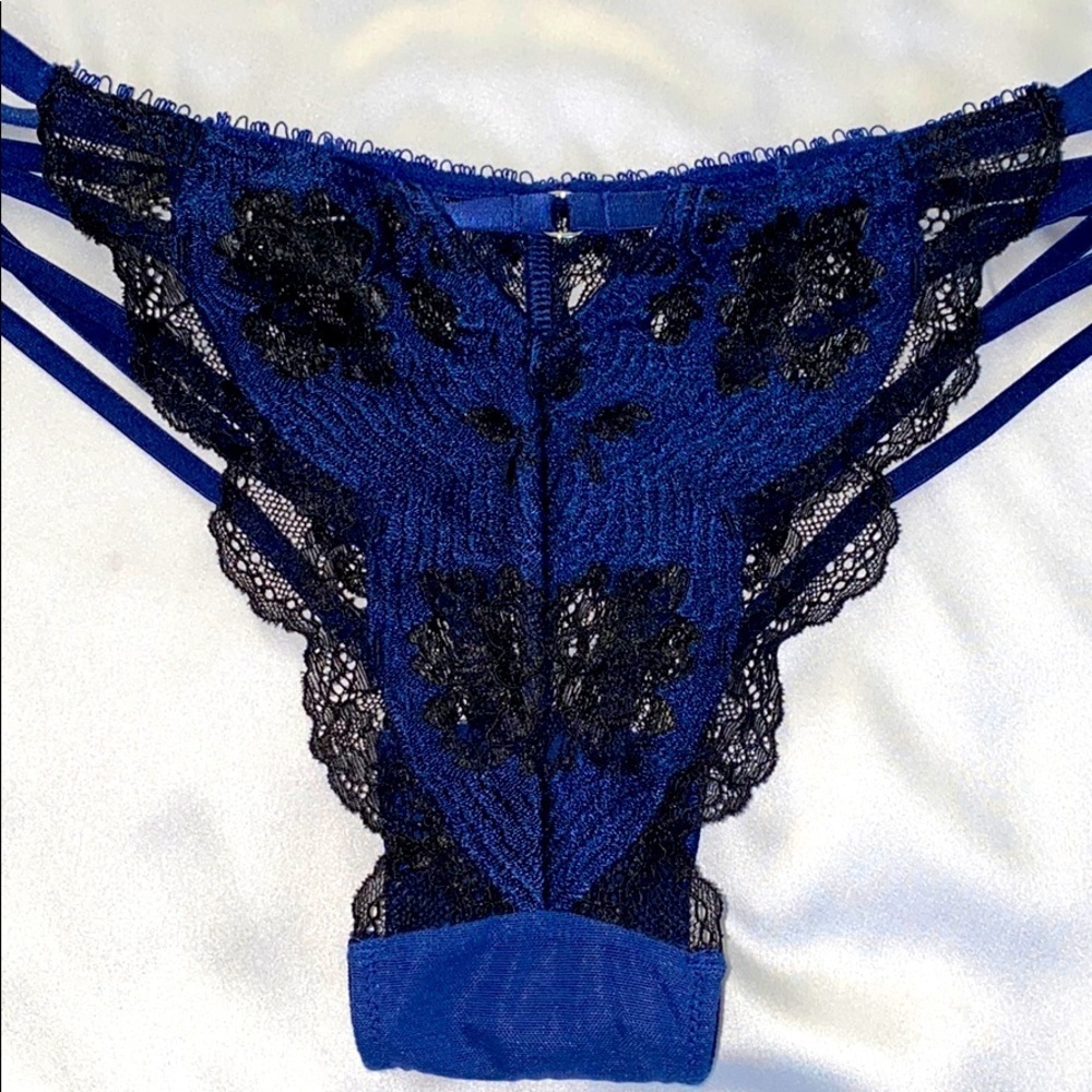 Rare Victoria Secret xSmall Navy/Blue Panty